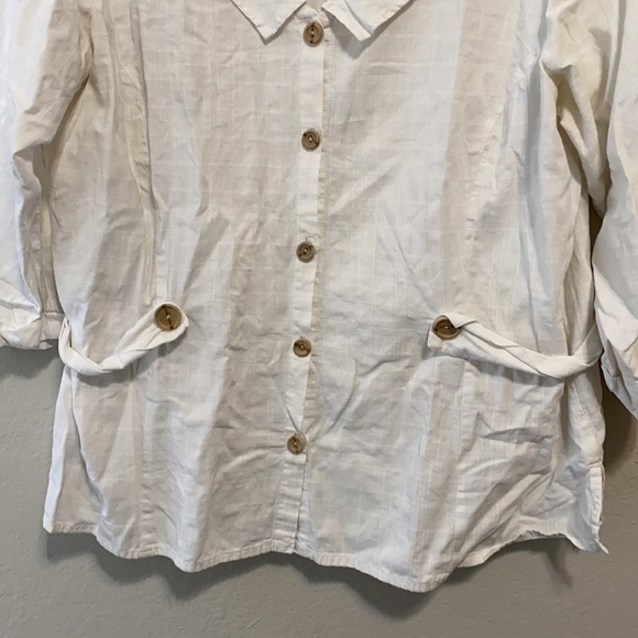 L FLAX White Lagenlook Button Down Shirt. 100% cotton. Runs a little large - Picture 8 of 9